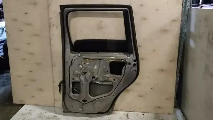 Toyota Yaris Verso (1999 - 2005) 6711352030 Задняя дверь — фото 4