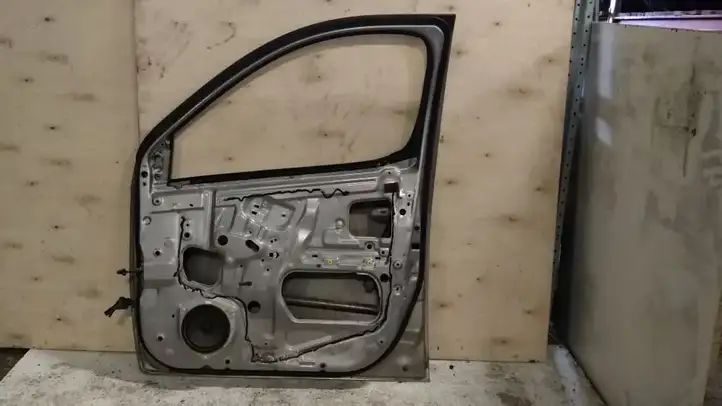Toyota Yaris Verso (1999 - 2005) 6711152030 Дверь — фото 4