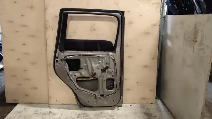 Toyota Yaris Verso (1999 - 2005) 6711452030 Задняя дверь — фото 3