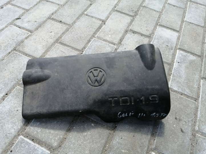 028103935A Volkswagen Golf III Variklio dangtis (apdaila)