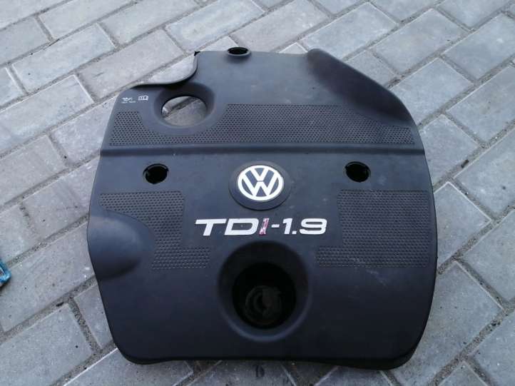 038103935A Audi A3 S3 8L Variklio dangtis (apdaila)