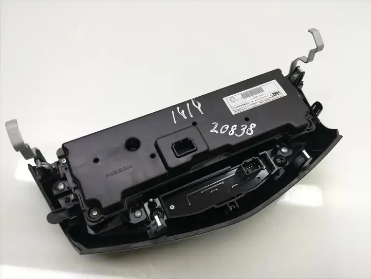 Nissan Qashqai (2013 - 2017) 27500-4EA0A Блок управления климат-контролем — фото 4