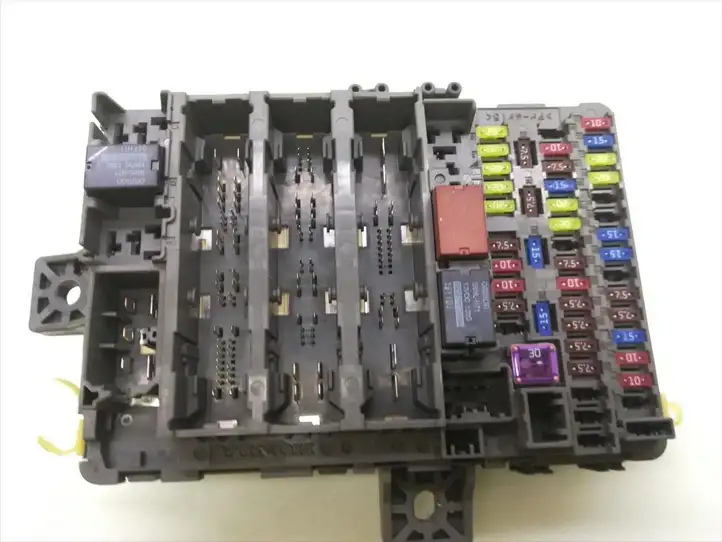 Honda Civic IX (2011 - 2017) TV0-E210 Блок предохранителей — фото 4