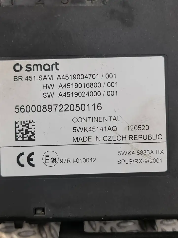 Smart ForTwo II (2007 - 2015) A4519004701 Блок предохранителей — фото 9