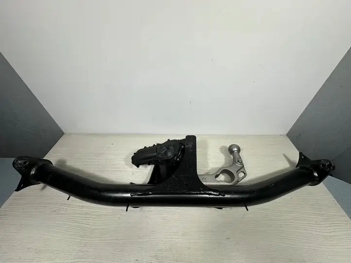 Volvo EX30 (2024 - ) 8893083386 Съемный буксировочный крюк — фото 3
