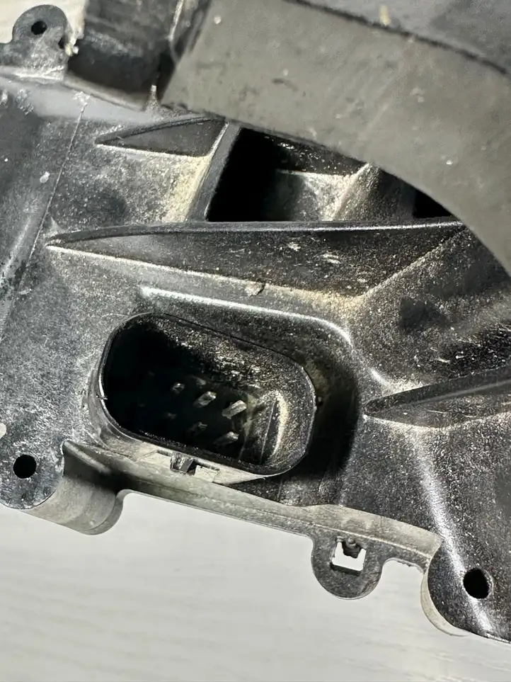 Volvo EX30 (2024 - ) 8893083386 Съемный буксировочный крюк — фото 6