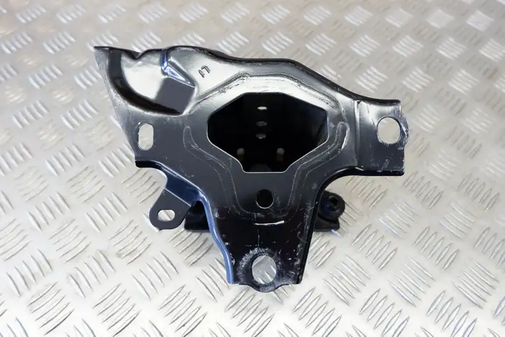 Toyota Yaris XP210 (2020 - ) 57014K0010 Амортизатор переднего бампера — фото 4