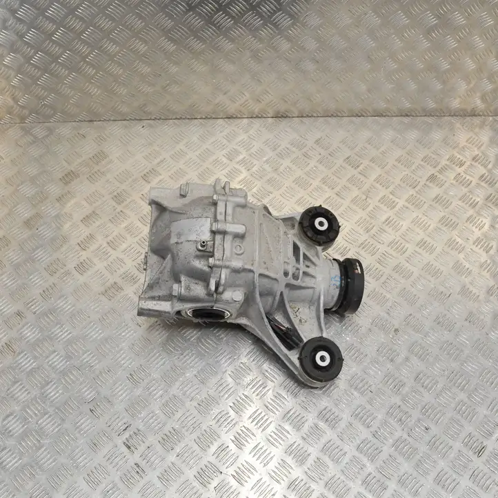   (2017 - )   Задний редуктор