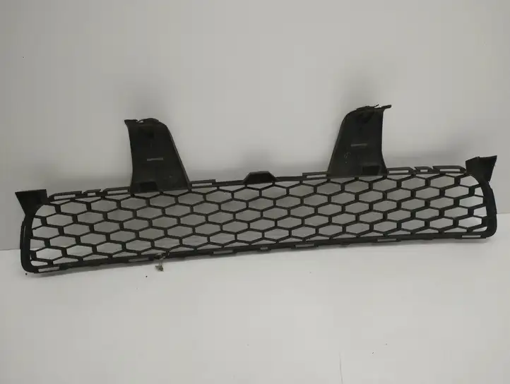 Toyota Corolla Verso AR10 (2004 - 2009) 531120F030 Нижняя решетка переднего бампера — фото 3