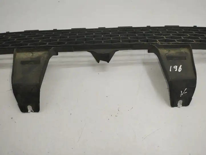 Toyota Corolla Verso AR10 (2004 - 2009) 531120F030 Нижняя решетка переднего бампера — фото 4