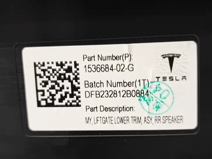 Tesla Model Y (2019 - 2024)  153668402G Основной отделочный щит
