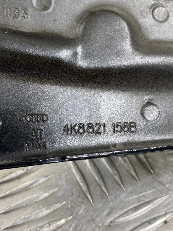 Audi A7 S7 4G (2014 - 2018) 4K8821132B Крепление крыла — фото 8