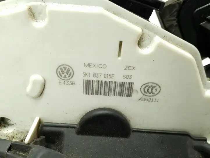 Volkswagen Jetta VI (2011 - 2018) 5K1837015E Замок передней двери — фото 9