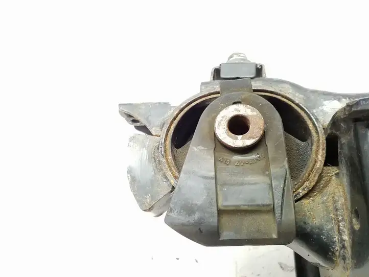 Toyota Prius+ (ZVW40) (2011 - 2018) AVA1511 Опора двигателя — фото 3