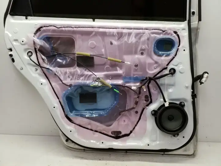 Toyota Prius+ (ZVW40) (2011 - 2018) Задняя дверь — фото 5