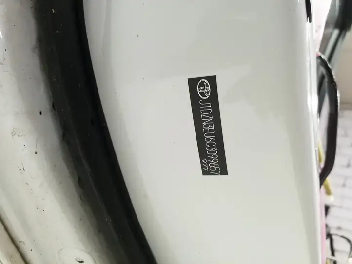 Toyota Prius+ (ZVW40) (2011 - 2018) Задняя дверь — фото 14