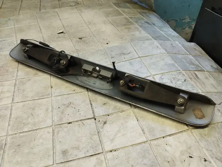 Ford Mondeo Mk III (2000 - 2007) 1S71N43400AE Подсветка номера — фото 4