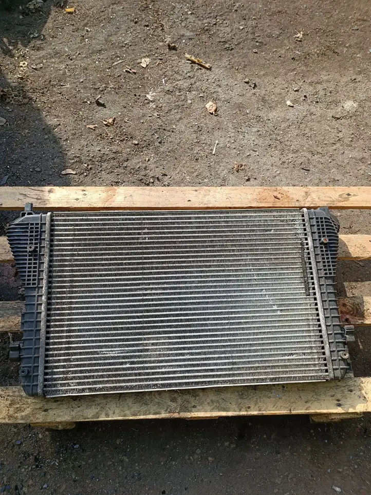 Volkswagen Golf V (2003 - 2009) 1K0145803E Интеркулер — фото 1