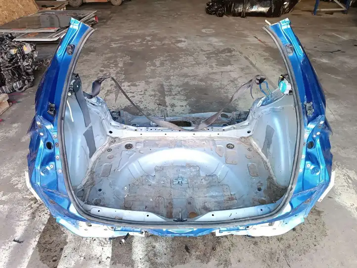 Toyota C-HR I (2016 - 2022) Задняя четверть — фото 9
