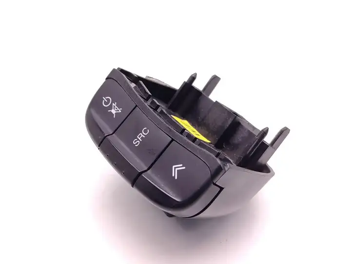 Chevrolet Lacetti (2004 - 2008) Кнопки на рулевом колесе — фото 1