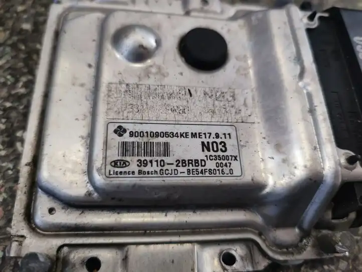 Kia Ceed (2012 - 2015) 391102BRBD Блок управления двигателем (ЭБУ) — фото 2