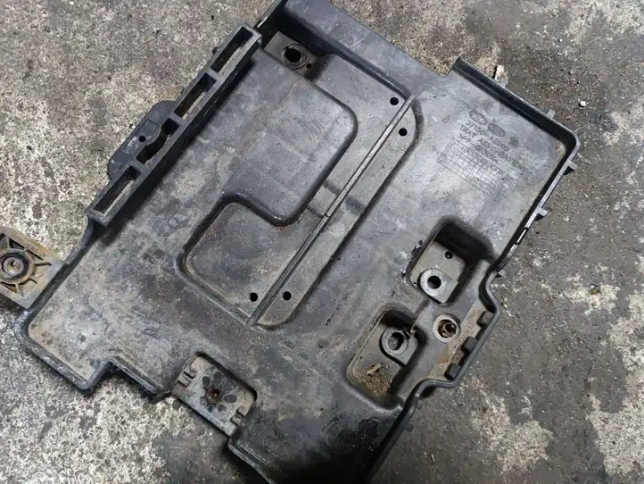 Kia Ceed (2012 - 2015) 37150A2000 Площадка аккумулятора — фото 3