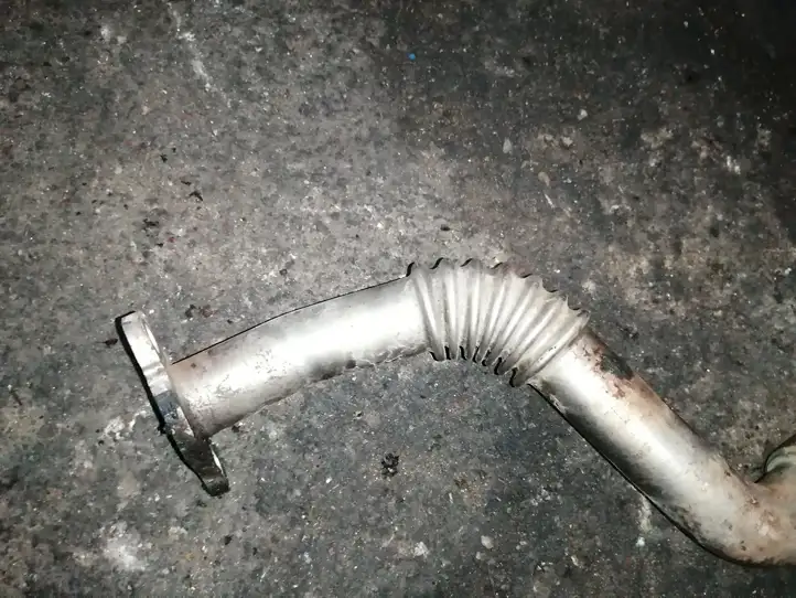 Toyota Verso (2009 - 2012) Трубка EGR — фото 4