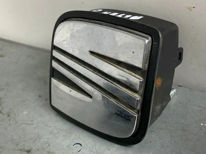 Seat Altea (2004 - 2009) Кнопка закрытия крышки багажника — фото 1