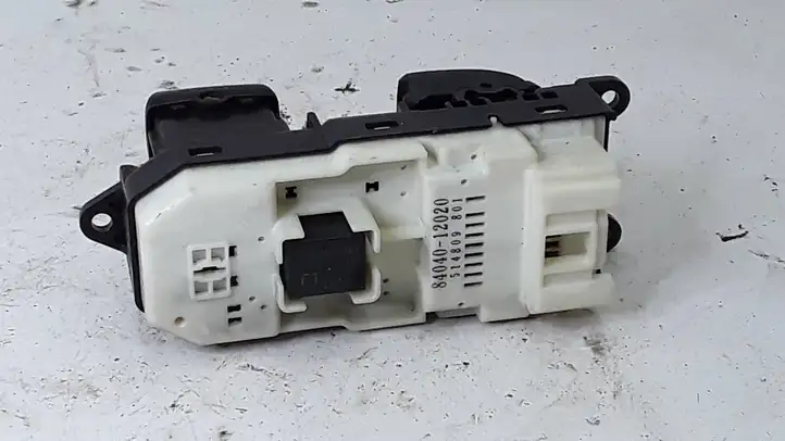 Toyota Corolla E120 E130 (2000 - 2004) 8404012020 Кнопка стеклоподъемников — фото 3