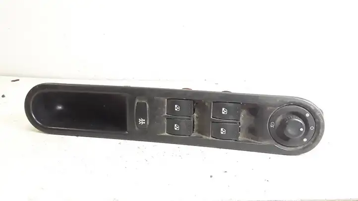Renault Espace - Grand espace IV (2004 - 2014) 8200250481 Блок кнопок стеклоподъемников — фото 1