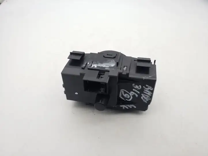 BMW 3 E90 E91 (2005 - 2012) 9169405 Включатель фонарей — фото 2