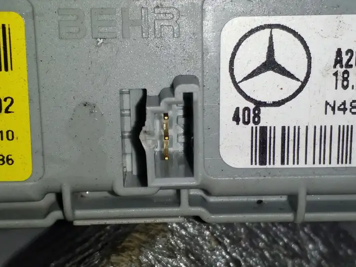 Mercedes-Benz C W204 (2007 - 2014) A2048300461 Электрический отопитель салона — фото 4