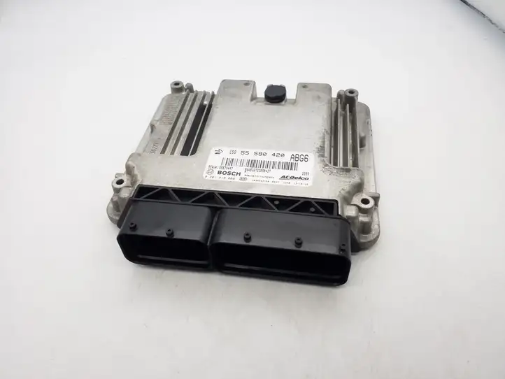 Opel Astra J (2009 - 2012) 55590420 Блок управления двигателем (ECU) — фото 1