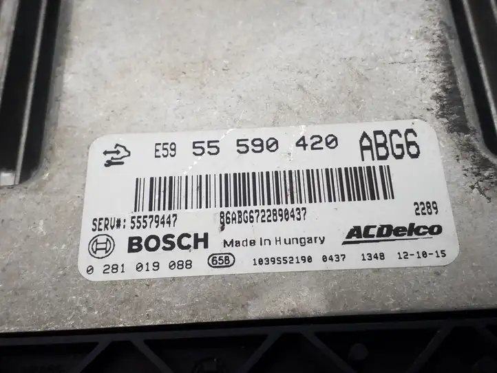 Opel Astra J (2009 - 2012) 55590420 Блок управления двигателем (ECU) — фото 3