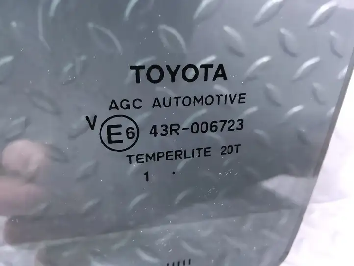 Toyota Avensis T270 (2009 - 2012) QA1024757 Стекло задней двери — фото 5