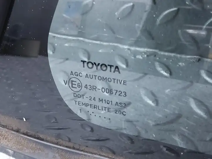 Toyota Avensis T270 (2009 - 2012) QA1024757 Форточка двери — фото 2