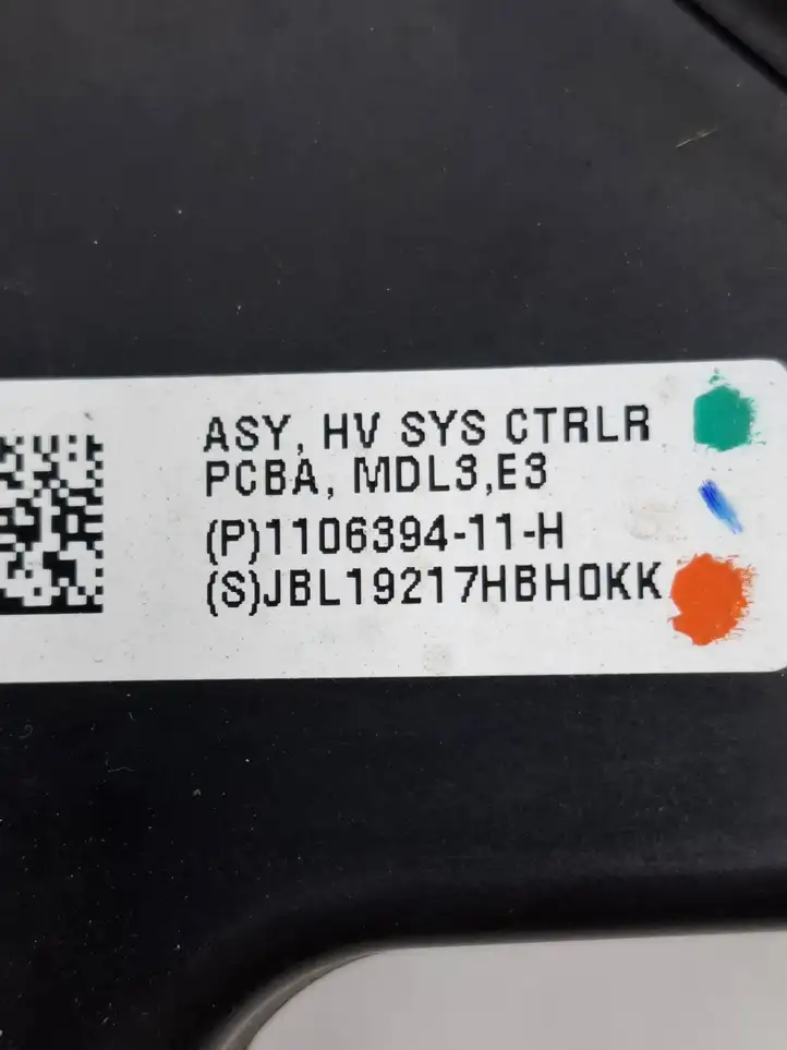 Tesla Model Y (2019 - 2024) 110639411H Реле выравнивания напряжения — фото 9