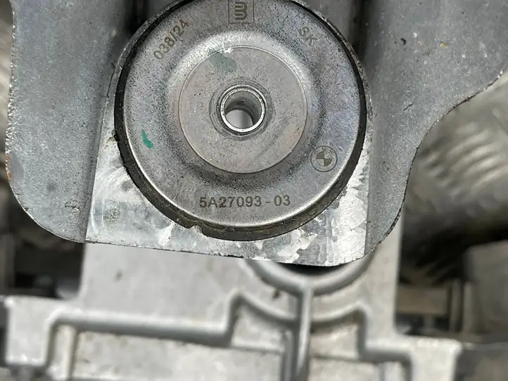 BMW i4 (2021 - ) 5A27093 Кронштейн компрессора кондиционера воздуха — фото 10