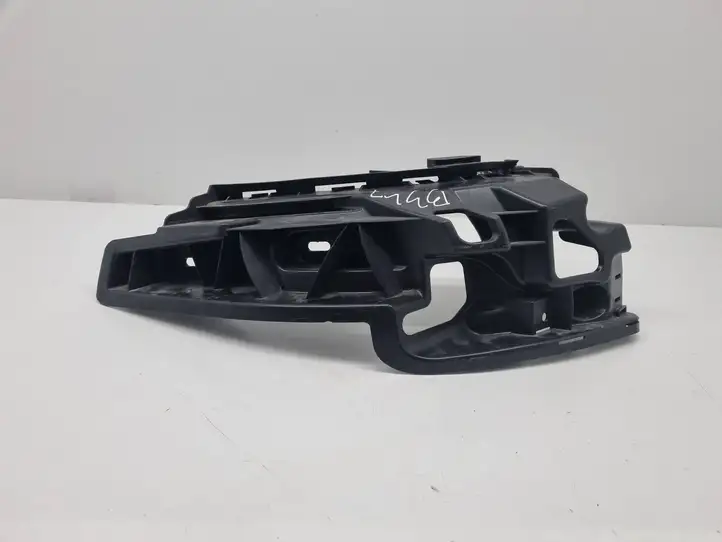 Porsche Taycan 9J1 (2019 - ) 9J0807017 Кронштейн заднего бампера — фото 1