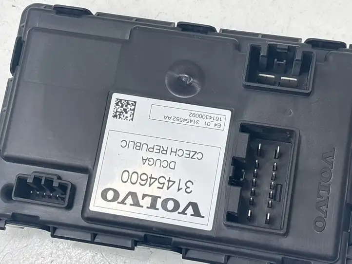 Volvo XC90 (2014 - 2019) 31454600 Реле крюка для прицепа — фото 3