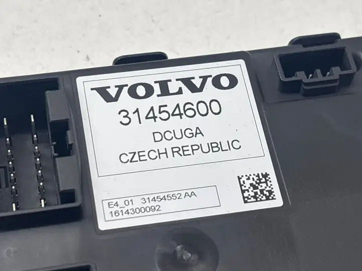 Volvo XC90 (2014 - 2019) 31454600 Реле крюка для прицепа — фото 4