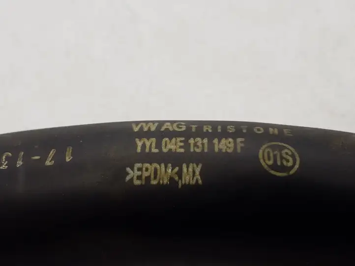 Volkswagen Jetta VI (2011 - 2018) 04E131149F Шланг сапуна — фото 2