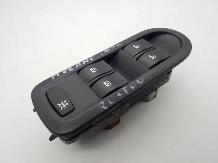 Renault Megane II (2002 - 2005) 156018070 Кнопка стеклоподъемников — фото 1