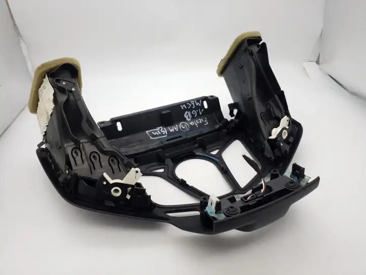 Ford Fiesta (2013 - 2017) D2BB18A802 Центральный воздушный дефлектор — фото 2