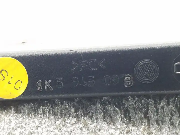 Volkswagen PASSAT B6 (2005 - 2010) 1K5945097B Дополнительный стоп фонарь — фото 3