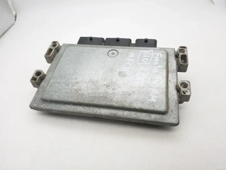 Ford Fiesta (2013 - 2017) E2BA12A650UB Блок управления двигателем (ECU) — фото 3