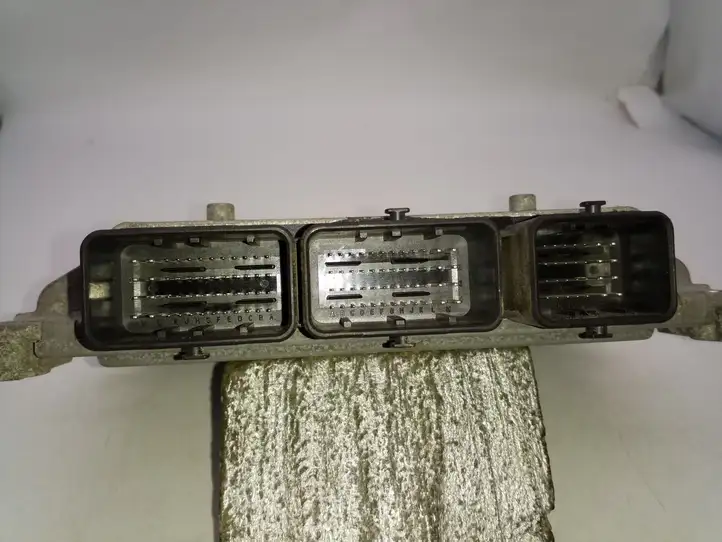 Ford Fiesta (2013 - 2017) E2BA12A650UB Блок управления двигателем (ECU) — фото 5
