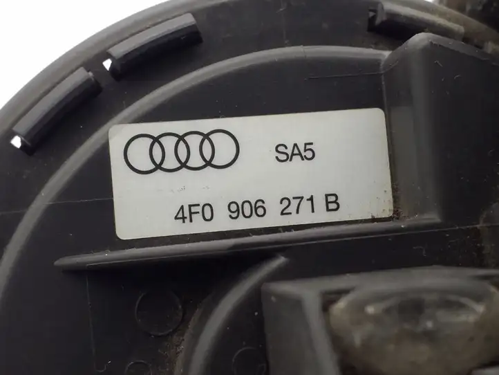 Audi A6 S6 C6 4F (2008 - 2011) 4F0906271B Прочие детали моторного отсека — фото 3