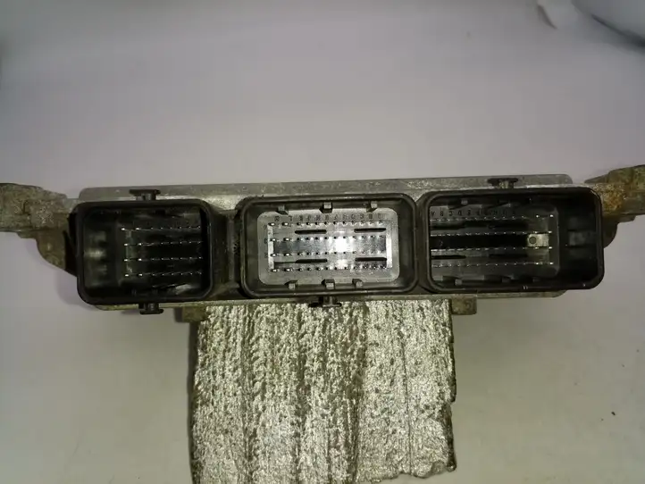 Ford Fiesta (2013 - 2017) E2BA12A650UB Блок управления двигателем (ECU) — фото 4