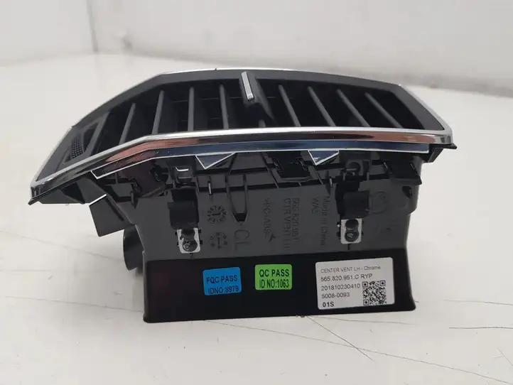 Skoda Kodiaq (2017 - ) 565820951 Центральный воздушный дефлектор — фото 2